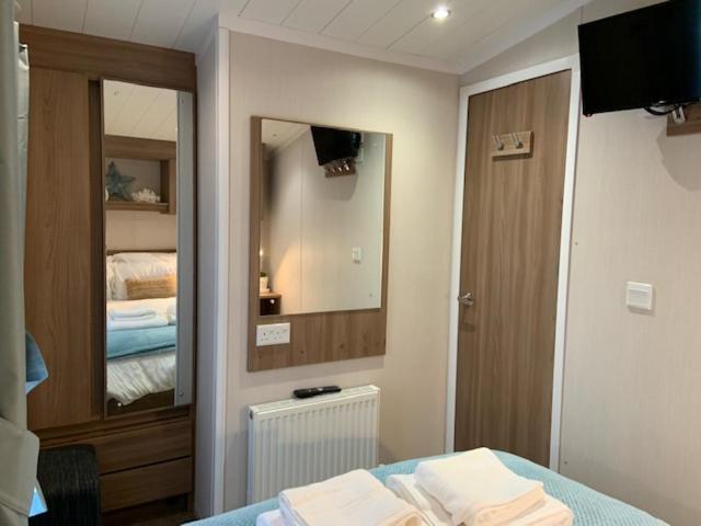 Cosy, Coastal Themed Holiday Home, Rockley Park, Poole, Dorset Bagian luar foto