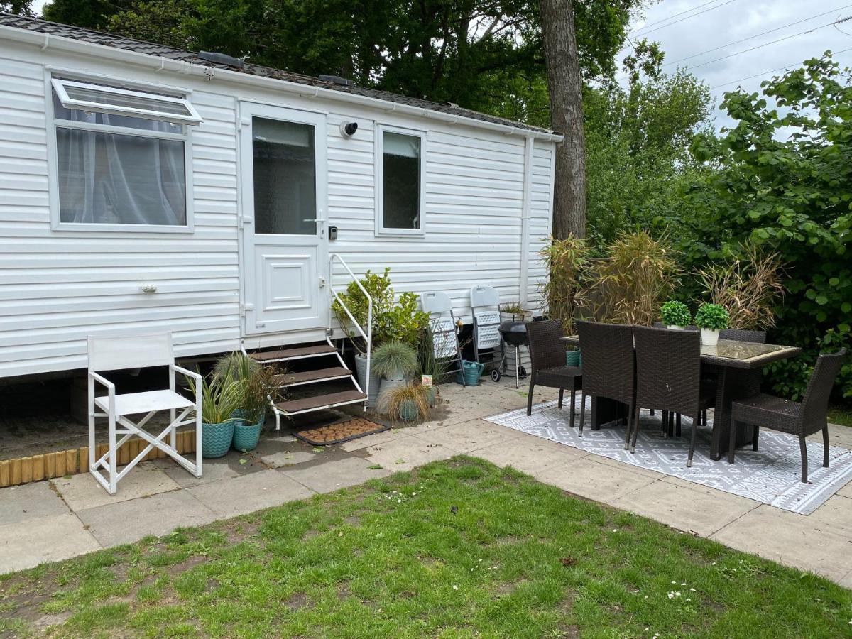 Cosy, Coastal Themed Holiday Home, Rockley Park, Poole, Dorset Bagian luar foto