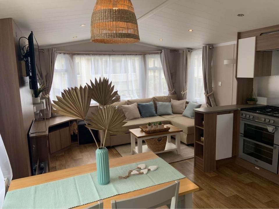 Cosy, Coastal Themed Holiday Home, Rockley Park, Poole, Dorset Bagian luar foto